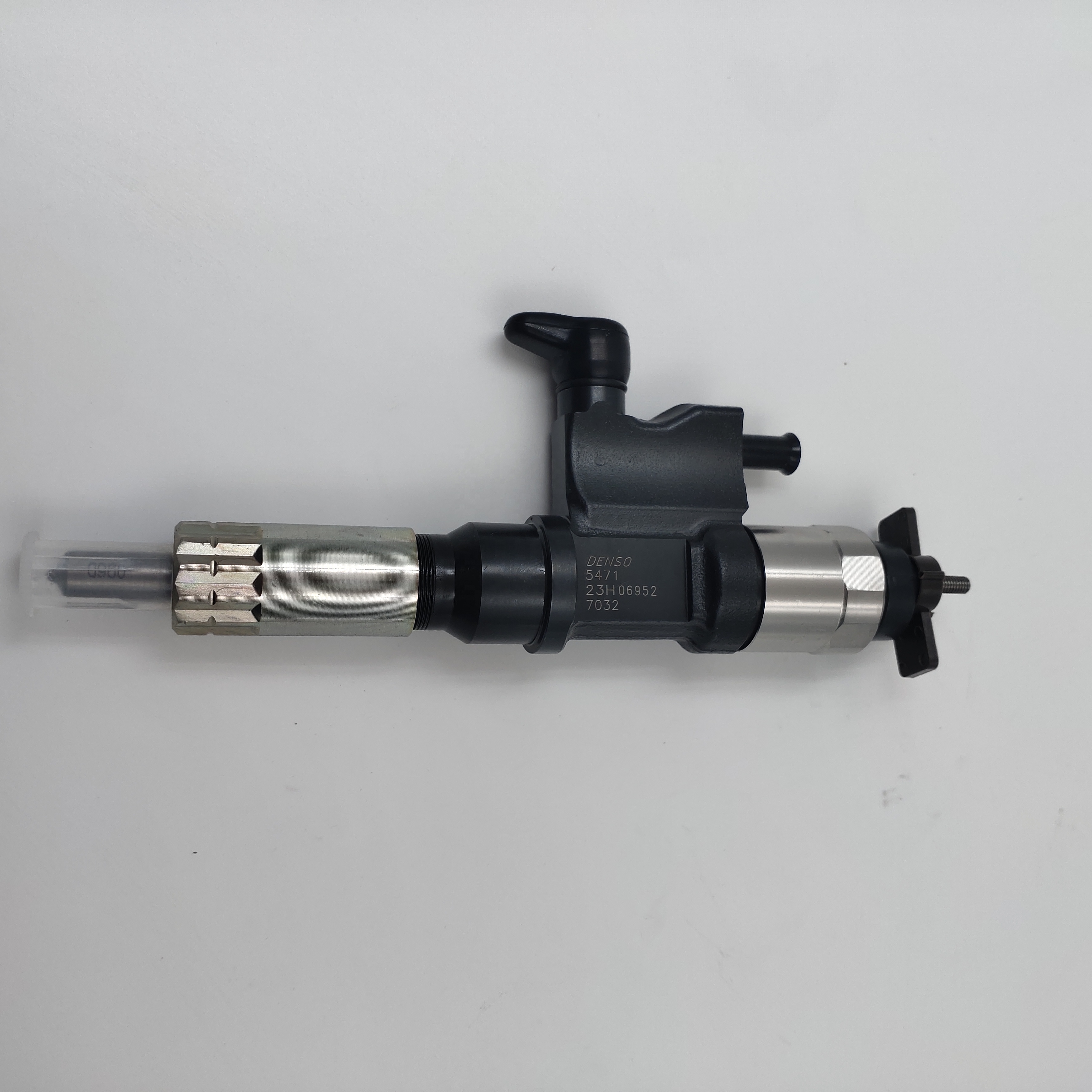 diesel fuel injector 095000-5471 095000-5470 8973297032 common rail injector for truck engine