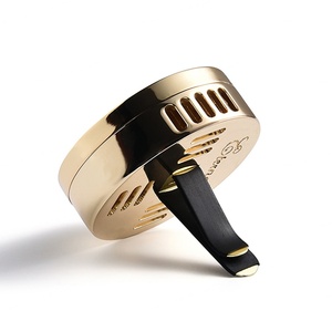 Diffuseur de parfum circulaire en métal doré pour grille d'aération de voiture, personnalisable en gros - Product Image 2