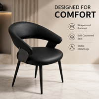 Chaise d'appoint moderne enveloppante avec dossier, assise en similicuir rembourrée et pieds en métal noir pour restaurant, salon, hôtel