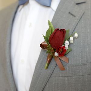 Venta al por mayor simulación artificial novia novio boda graduación tulipán ramillete broche hombro flor ramillete muñeca flor - Product Image 4