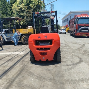 Montacargas HANGCHA 50 de Uni Carriers, Blanco con Franjas Azules, Equipo Industrial Usado, 1 Año de Garantía, 5000 kg, Alta Eficiencia Operativa - Product Image 6