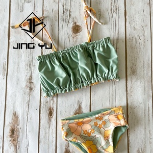 Maillot de bain professionnel OEM personnalisé, imprimé, recyclable, de haute qualité, deux pièces plissé pour enfant - Product Image 3