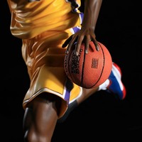 NBA player Kobe Lakers Black Mamba basketball Kobe Bryant vêtements jaunes n ° 24 Kobe 1/6 boîte de sculpture de tête modèle à main