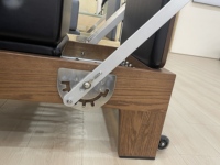 Machine de Pilates Réformateur Commerciale en Bois de Noyer et Chêne Rouge, Réglable, pour Usage en Studio, Logo Personnalisé OEM
