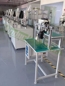 Machine de soudage par points pour batteries cylindriques AC 18650 26650 32650 / Soudeuse manuelle pour électrodes de batteries lithium-ion - Product Image 3