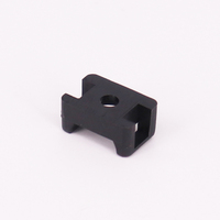Clips de câble automobile ignifuges résistants aux intempéries à haute résistance à la traction taquet d'installation en plastique Flexible 151-00549