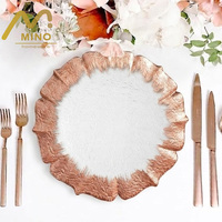 Assiette de présentation en verre festonnée à motif floral de 13 pouces, bord noir, assiettes de buffet de luxe, décoration de table pour mariage et location