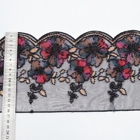 Tissu en dentelle brodée 3D tridimensionnelle avec perles colorées et sequins, bordure florale brodée pour ourlet de jupe