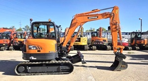 Mini-excavatrice sur chenilles hydraulique Doosan DX63 de 6 tonnes d'occasion de haute qualité, fabriquée en Corée, faible consommation, moteur Doosan, brise-roche, certifiée CE - Product Image 3