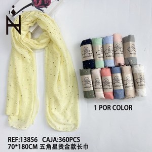 Sciarpa lunga Angelina 70x180 cm con stella a cinque punte in lamina d'oro, sciarpa lavorata a maglia per donna, accessorio moda - Product Image 3