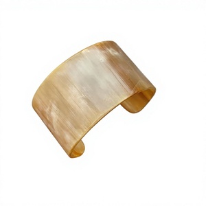 Bracelets en corne de buffle en gros, écologiques, polis, faits à la main, forme personnalisée, thème moderne, pour mariage, fournisseur de bijoux AZ - Product Image 1