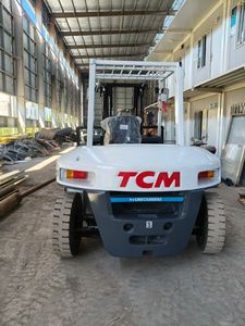 Montacargas Diésel de Segunda Mano de 6 Toneladas, Marca Japan TCM, de Uso Pesado, con Motor de Combustión Interna, en Venta - Product Image 5