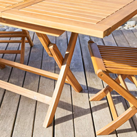 Table de salle à manger extérieure extensible en teck massif moderne de luxe et ensemble de chaises pliantes pour cour de villa, durable et résistant aux intempéries