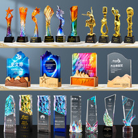 Trophée sportif balle de golf en cristal impression UV personnalisé luxe moderne style traditionnel or argent bronze verre clair base noire