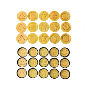 Vente chaude Coréen Populaire À La Main Biscuits Au Sucre Forme Aléatoire TV Jeu Bonbons - Product Image 1