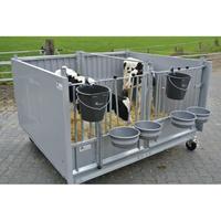 Bac à bétail à 2 compartiments, double enclos pour veaux, équipement de manutention du bétail avec plancher à lattes et supports pour seaux pour usage agricole