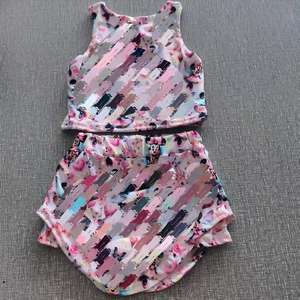 Nouvelle conception personnalisée Ensemble de vêtements de sport pour <span class=keywords><strong>maman</strong></span> et moi, tenue de golf, ensemble jupe de tennis sans manches pour femme, tenue d'entraînement, ensemble de vêtements de <span class=keywords><strong>yoga</strong></span> - Product Image 4