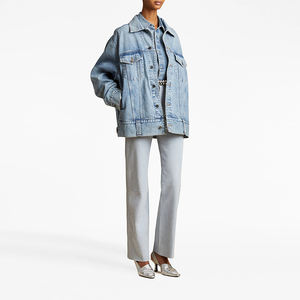 क्लासिक महिलाओं के ढीले फिट बटन-अप डेनिम जैकेट लाइट वॉश, आकस्मिक शरद ऋतु शैली से सजाए गए हीरे के लिए - Product Image 1