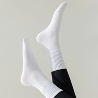 Chaussettes tricotées en coton, antidérapantes et respirantes personnalisées pour femmes, avec design imprimé et logo personnalisé pour hommes, chaussettes de yoga Pilates Grip.