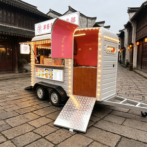 Remolque Móvil Innovador con Diseño Personalizado para Hamburguesas y Bebidas Frías, Tipo Horse Box Food Truck - Product Image 4
