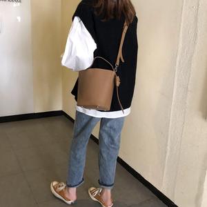 Sac seau de style coréen U77, 7 pouces, sangle réglable, résistant à l'eau, pour les tenues quotidiennes des femmes - Product Image 1