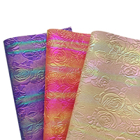 Par la cour Vintage Rose en relief bosse texturé holographique Faux cuir synthétique tissu pour arcs artisanat bricolage sacs