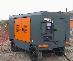 Compresseur d'air portatif de vis de <span class=keywords><strong>moteur</strong></span> diesel résistant 50/60/75 hp 7/8/<span class=keywords><strong>10</strong></span>/13/<span class=keywords><strong>17</strong></span> bar <span class=keywords><strong>moteur</strong></span> refroidi par air de puissance à courant alternatif de gaz de CO2 sans huile - Product Image 3