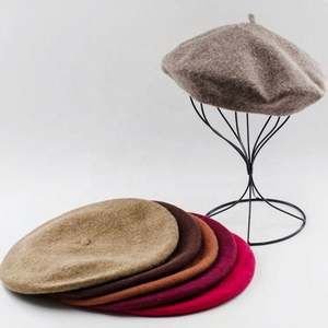 Bérets en laine tricotés personnalisés style français pour femme, idéaux pour le printemps, l'automne et l'hiver – Chauds et tendance - Product Image 4