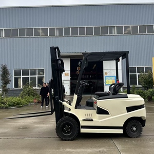 Chariot élévateur diesel 4x4 de 2,5 tonnes à mât bi-étages pour terrains accidentés, à moteur à combustion interne, avec poste de conduite assis, pour la construction et l'agriculture - Product Image 2
