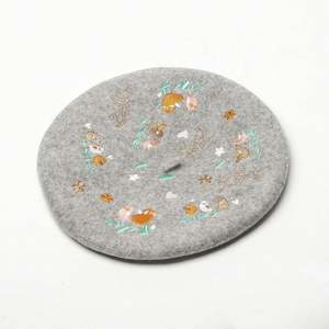 Béret décontracté brodé pour femme automne-hiver, nouveau béret en laine motif oiseaux et fleurs avec broderie personnalisée pour le sport, les fêtes et la pêche - Product Image 3