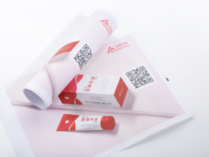 Impresora de Inyección de Tinta Piezoeléctrica UV para Codificación por Color, Impresión de Imágenes y Logotipos en Aplicaciones de Embalaje Industrial - Product Image 3