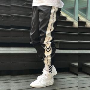 Nouveauté Pantalons décontractés en nylon pour hommes Track Runners avec bande réfléchissante 3M Unisexe Hip Hop Pantalons de mode pour hommes - Product Image 5