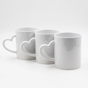 Tasse vierge de sublimation en céramique de 11 oz avec poignée en forme de cœur pour promotions et cadeaux de Noël - Product Image 6