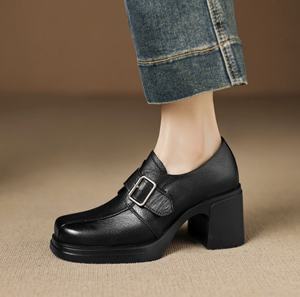 Bottines Chelsea pour femmes en cuir de vachette de créateur, à bout pointu, avec fermeture éclair, doublure en peau de mouton, talon compensé, style western, automne-hiver - Product Image 3