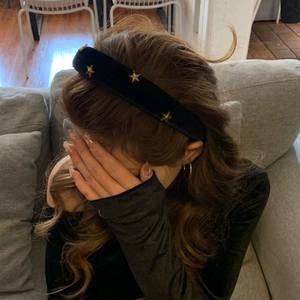 ที่คาดผมกำมะหยี่สไตล์เกาหลีขนาด 14 ซม. ประดับดาว สำหรับผู้หญิง ใช้ได้ทุกวันและงานปาร์ตี้ - Product Image 6