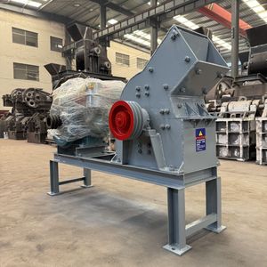 Machine à fabriquer du sable de coke de charbon de bois à économie d'énergie avec garantie d'un an, petite mini-machine à broyer à marteaux pour la construction - Product Image 1