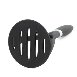 Triturador de papas de nailon con mango ergonómico para uso en la cocina, modelo 2021, disponible en Yangjiang - Product Image 1