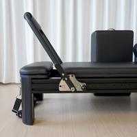 Machine de Pilates Reformer en aluminium noir à glissement fluide, lit de fitness réglable pour entraînement du tronc avec accessoires complets
