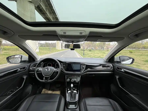 Volkswagen V W <span class=keywords><strong>T</strong></span>-<span class=keywords><strong>Roc</strong></span> 1.5T 7DCT Essence SUV 2WD <span class=keywords><strong>T</strong></span> <span class=keywords><strong>ROC</strong></span> 2023, faible kilométrage, peinture d'origine, véhicule d'<span class=keywords><strong>occasion</strong></span> pour l'exportation vers l'Algérie - Product Image 4