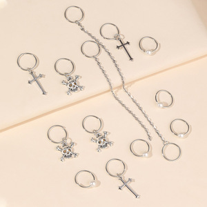 13 Piezas de Cadenas para el Cabello de Aleación con Anillos de Perlas y Calaveras Cruzadas, Accesorios Decorativos de Estilo Punk para un Look Casual Unisex y con Encanto - Product Image 1