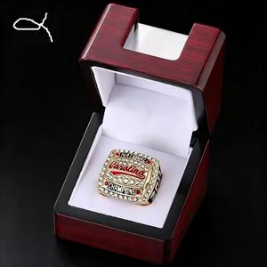 Vente en gros Bague de championnat de la première <span class=keywords><strong>division</strong></span> des États-Unis, équipe de combat de poulets de Caroline du Sud 2010-2011 - Product Image 6