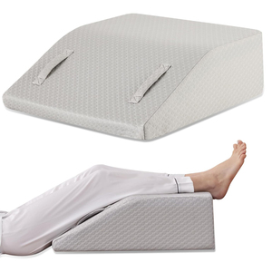 Almohada de Espuma Viscoelástica <span class=keywords><strong>en</strong></span> Forma de Cuña <span class=keywords><strong>para</strong></span> <span class=keywords><strong>Cama</strong></span>, Ideal <span class=keywords><strong>para</strong></span> Elevación de Piernas y Tobillos Postoperatoria, <span class=keywords><strong>para</strong></span> Dormir, Acampar y Cuidado Post-Quirúrgico - Product Image 1