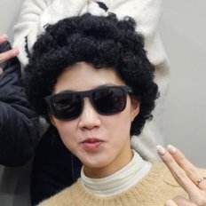 Perruque Pogle Black Bomb Four-Cut pour les accessoires photo de la vie costumée - Product Image 1