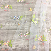 Robe de mariée moderne printemps-été, fleurs multicolores, style européen, tissu en maille brodée