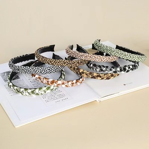 Diadema elegante de tela a cuadros para mujer, de ala ancha, para uso diario, primavera 2023, combinación aleatoria, hecha a mano - Product Image 3