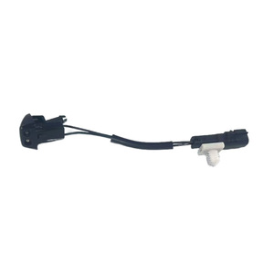 Buse de lave-glace Volvo 31301524 en plastique mécanique pour camions de moyenne et grande capacité - Product Image 3