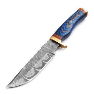 Cuchillo de Caza Damasco Hecho a Mano Personalizado, Hoja Fija Afilada como una Navaja con Mango Ergonómico de Madera, Cuchillo de Caza de Acero Damasco Premium - Product Image 1