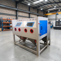 Machine de sablage à eau de type boîte fermée sur mesure, armoire de sablage humide en acier pour la décapage de la rouille industrielle, vente en gros