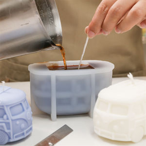 Moule en silicone pour bougie en forme de camping-<span class=keywords><strong>car</strong></span>, bus ou voiture rétro italienne vintage, pour la fabrication artisanale de bougies et l'ornementation décorative de la maison - Product Image 3