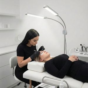 Lampe à <span class=keywords><strong>cils</strong></span> LED à double bras réglable en or avec un CRI élevé de 95, bras oscillant, lampe de salon pour la lecture et les <span class=keywords><strong>cils</strong></span>, construction en métal - Product Image 1